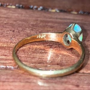 Vintage 14K Yellow Gold Opal band/ring